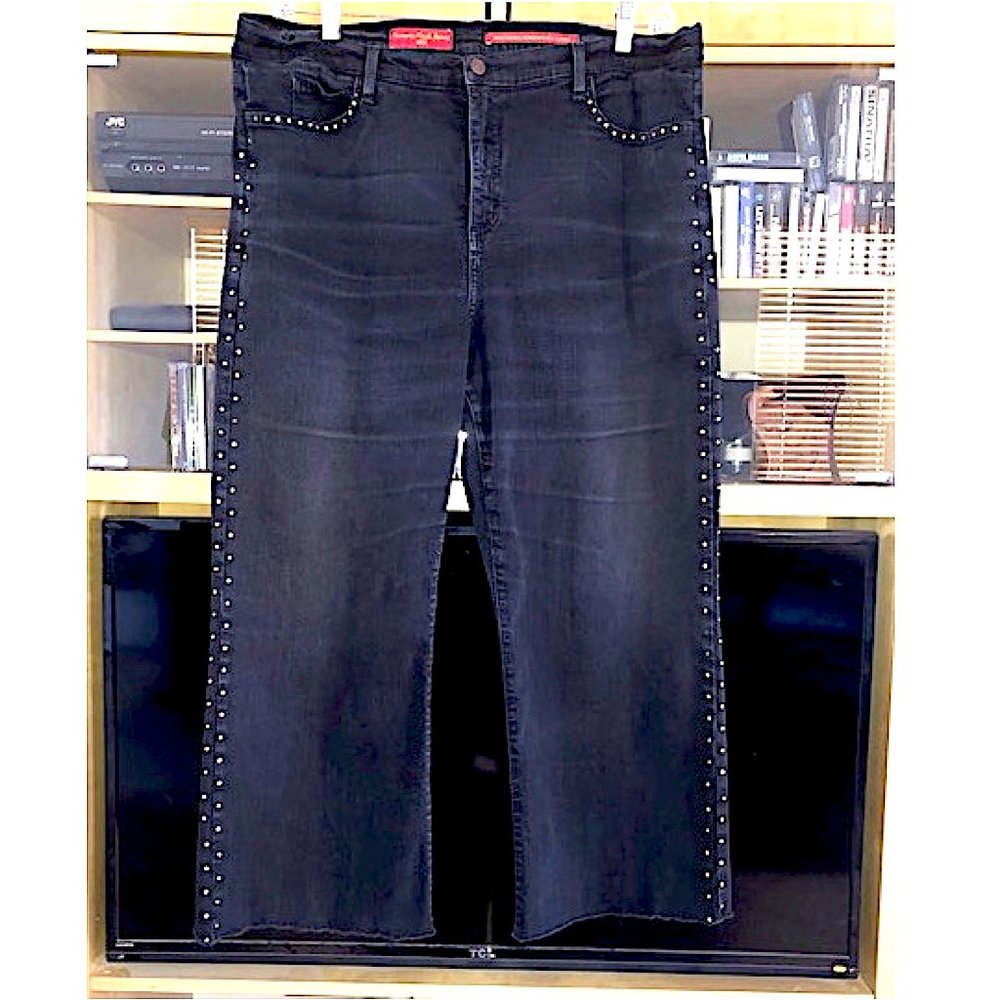 NYDJ  Tummy Tuck Flare Jeans w/Rhinestones SZ 20